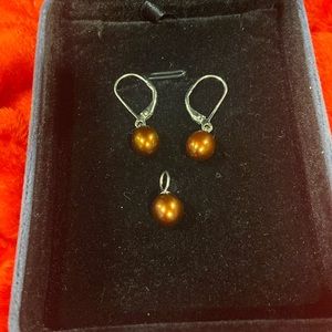 Pearl earrings and pendant new